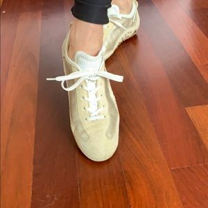 Ladies Tod driving Mocs